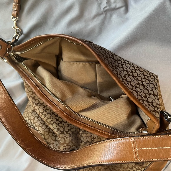 AUTHENTIC Coach convertible cross body - Picture 11 of 16